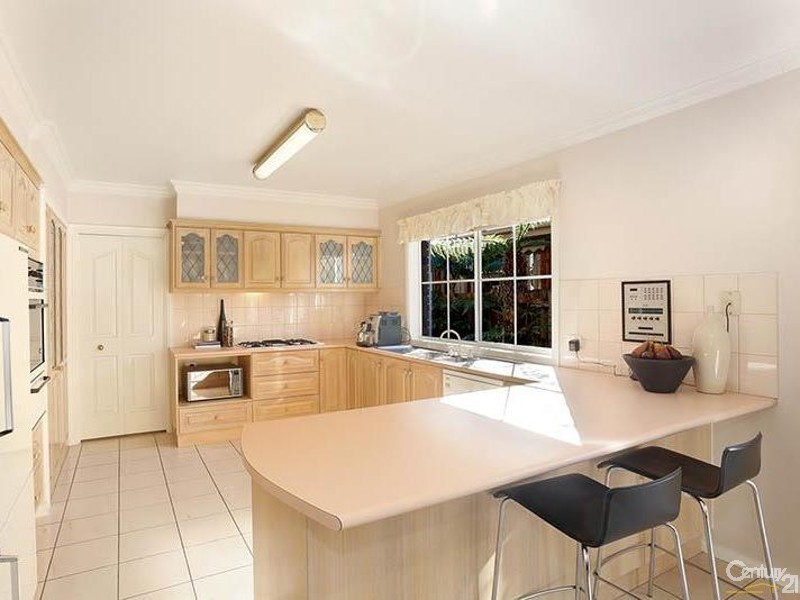 2 Teralba Close, Dingley Village VIC 3172