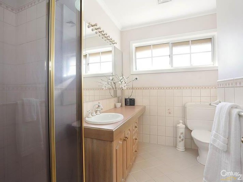 2 Teralba Close, Dingley Village VIC 3172