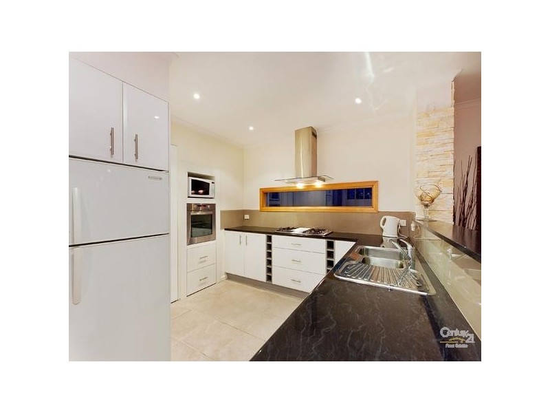 3 Pickworth Drive, Dingley Village VIC 3172
