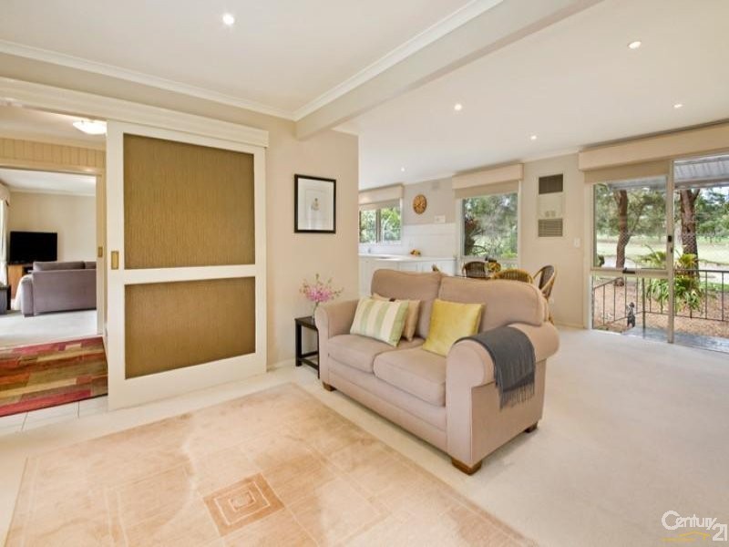 6 Kingsmead Court, Dingley Village VIC 3172