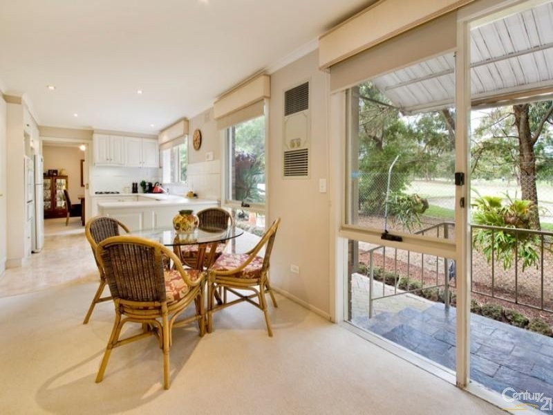 6 Kingsmead Court, Dingley Village VIC 3172