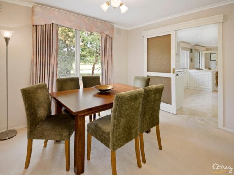 6 Kingsmead Court, Dingley Village VIC 3172
