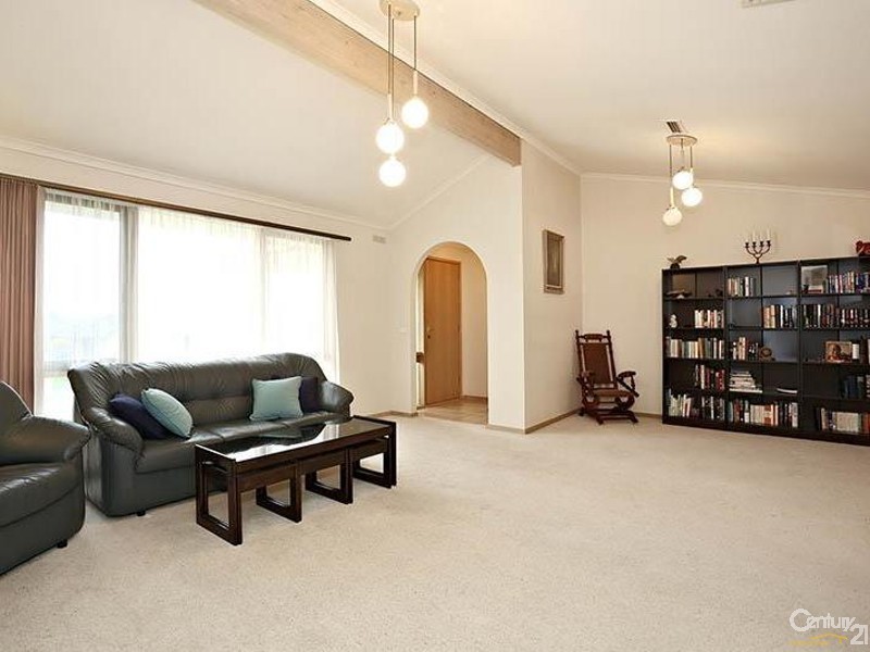 10 Lauren Close, Dingley Village VIC 3172