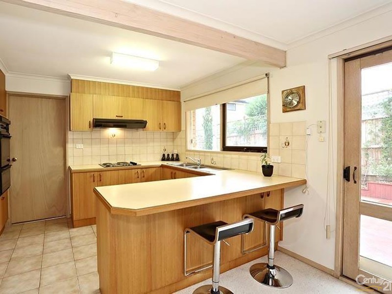 10 Lauren Close, Dingley Village VIC 3172