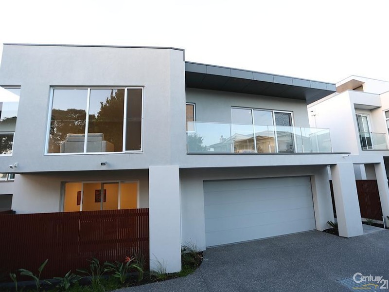 2/15 McGregor Avenue, Black Rock VIC 3193