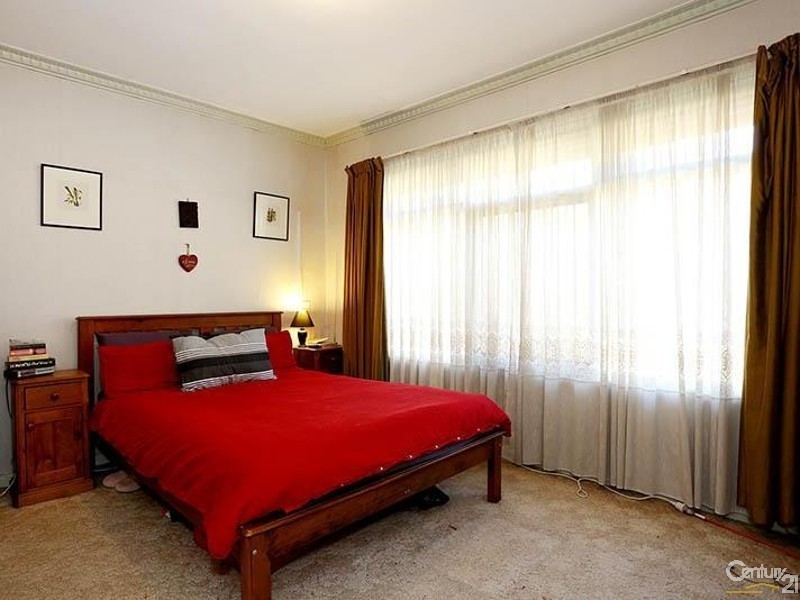 33 Broome Avenue, Mentone VIC 3194