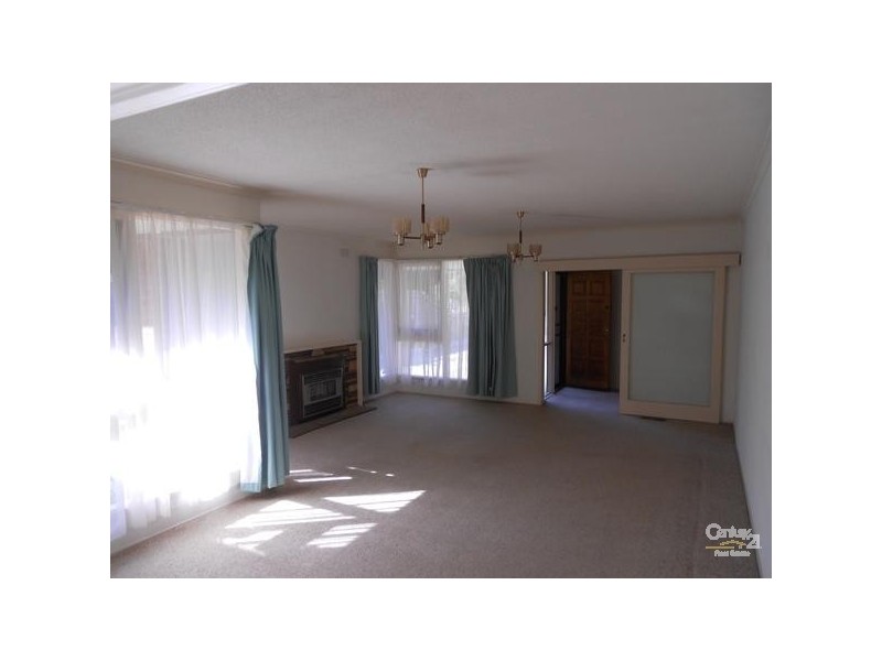 4 Kingswood Drive, Dingley Village VIC 3172