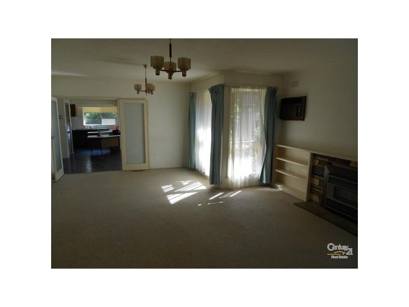 4 Kingswood Drive, Dingley Village VIC 3172