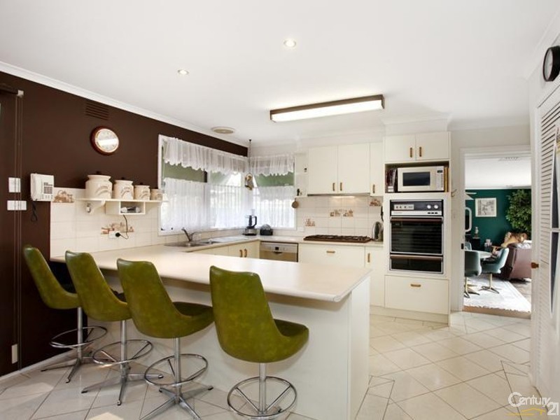 10 Balcombe Place, Dingley Village VIC 3172