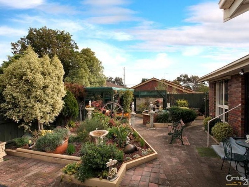 10 Balcombe Place, Dingley Village VIC 3172