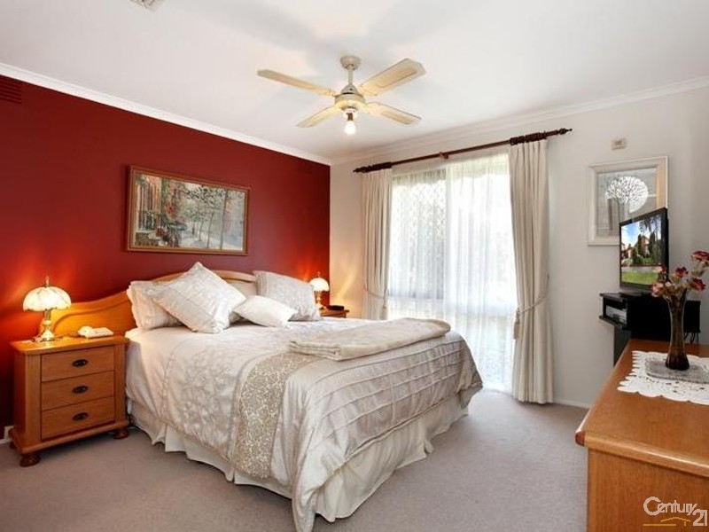 10 Balcombe Place, Dingley Village VIC 3172