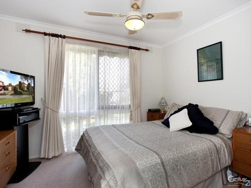 10 Balcombe Place, Dingley Village VIC 3172