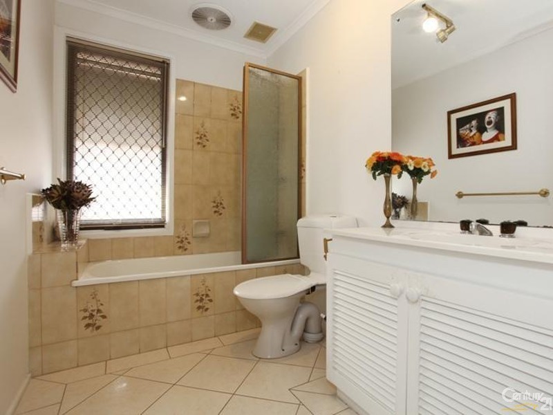 10 Balcombe Place, Dingley Village VIC 3172