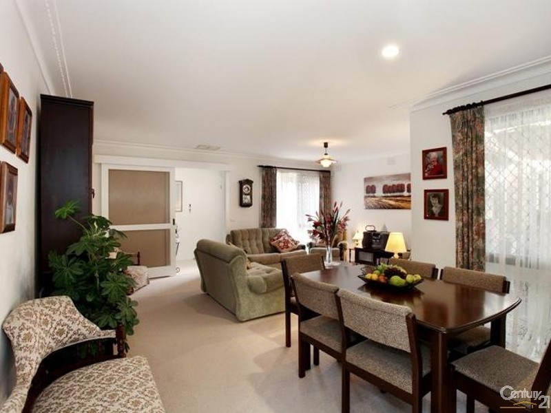 10 Balcombe Place, Dingley Village VIC 3172