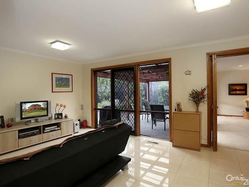 1 Teralba Close, Dingley Village VIC 3172