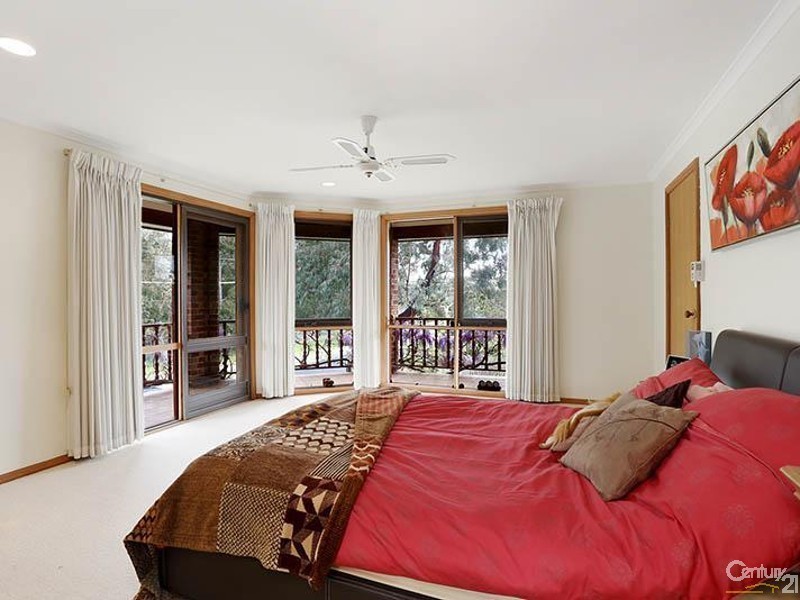 1 Teralba Close, Dingley Village VIC 3172