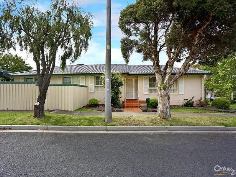 1 Picola Court, Dingley Village VIC 3172