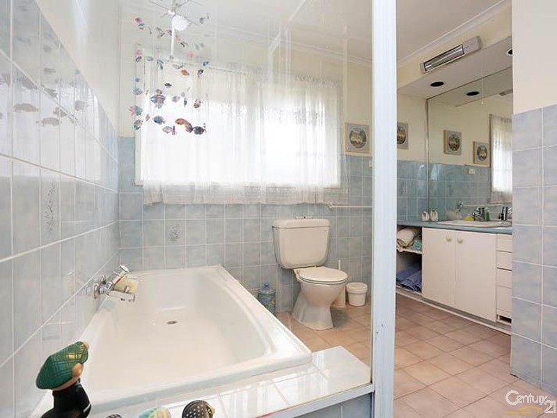 4 Colin Court, Dingley Village VIC 3172