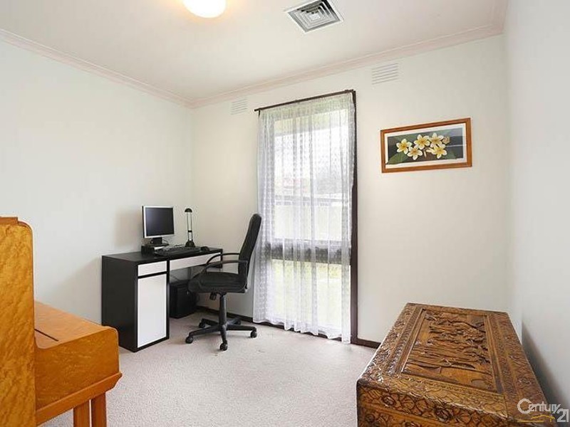 4 Colin Court, Dingley Village VIC 3172