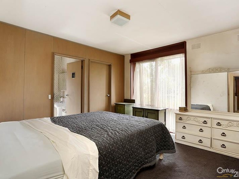 40 Forest Park Road, Dingley Village VIC 3172