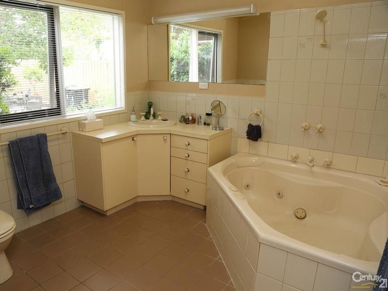 6 Barrett Street, Cheltenham VIC 3192