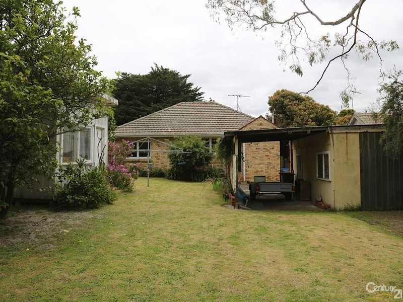 10 Cannes Grove, Beaumaris VIC 3193