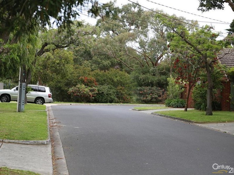 10 Cannes Grove, Beaumaris VIC 3193