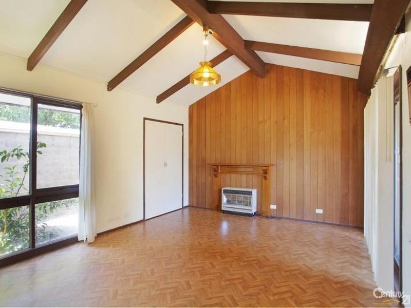 8 Chivers Court, Dingley Village VIC 3172