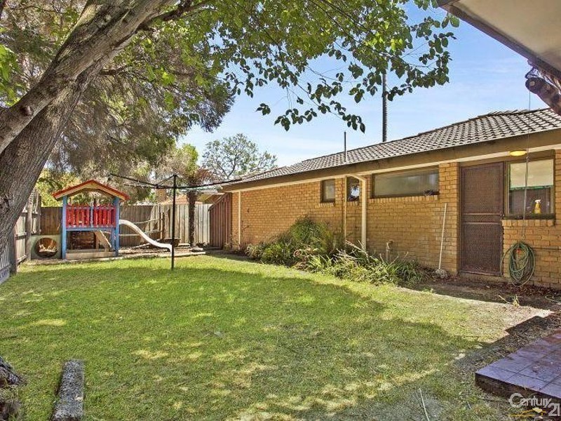 8 Chivers Court, Dingley Village VIC 3172
