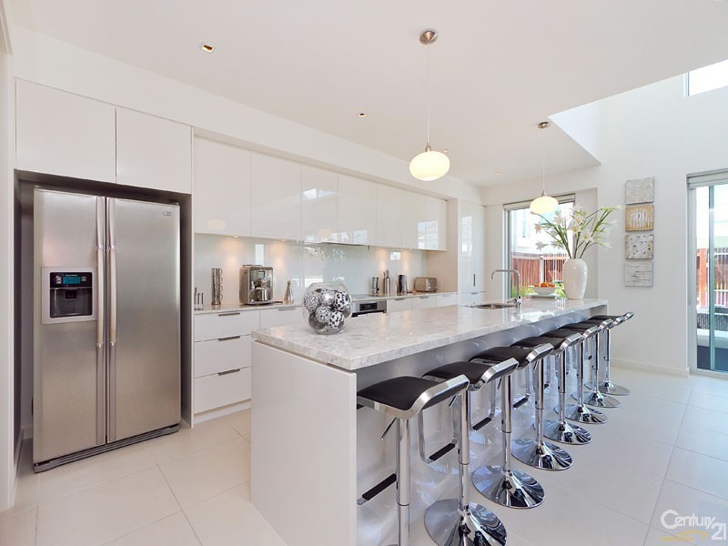 31/15 Beach Road, Hampton VIC 3188