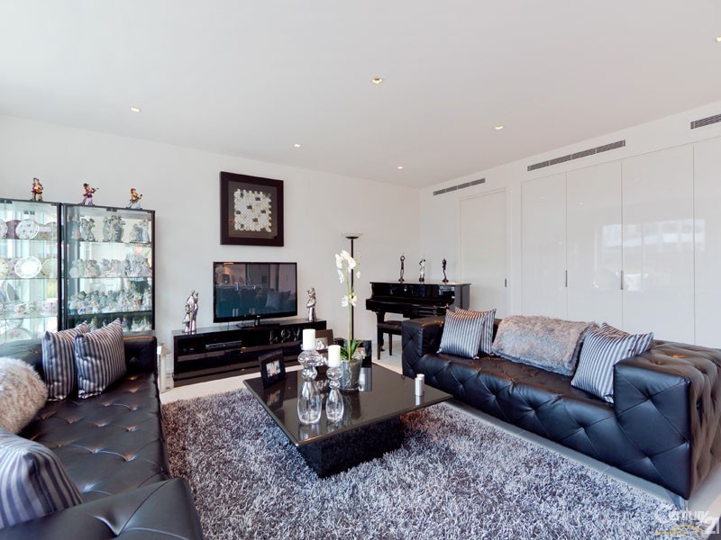 31/15 Beach Road, Hampton VIC 3188