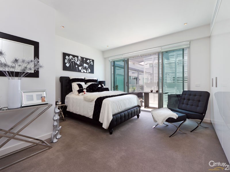 31/15 Beach Road, Hampton VIC 3188