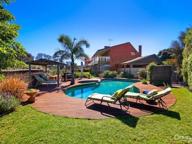 415-416 Beach Road, Beaumaris VIC 3193