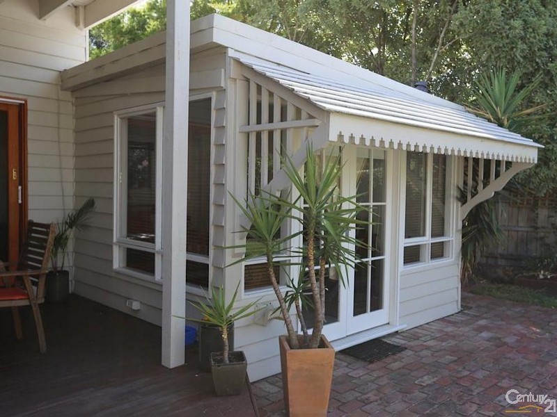 24 Biarritz Avenue, Beaumaris VIC 3193