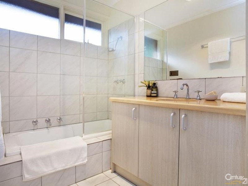 12 Campbell Grove, Dingley Village VIC 3172