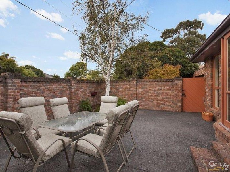 12 Campbell Grove, Dingley Village VIC 3172