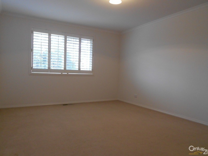 12 Harry Court, Dingley Village VIC 3172