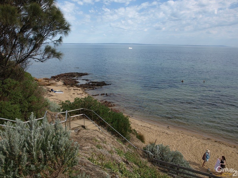 1 Haldane Street, Beaumaris VIC 3193