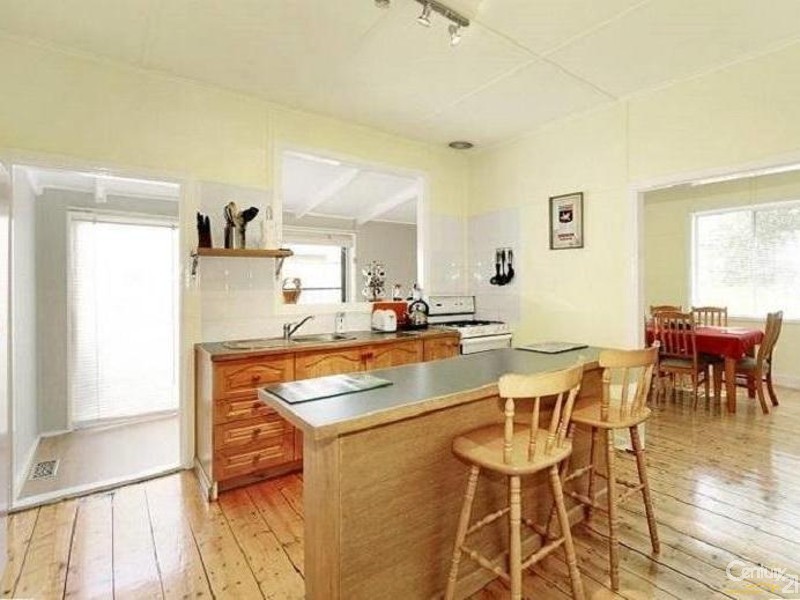 8 Crown Road, Bonbeach VIC 3196