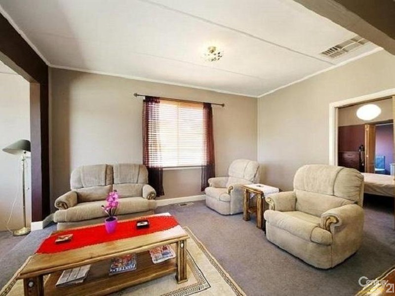 8 Crown Road, Bonbeach VIC 3196