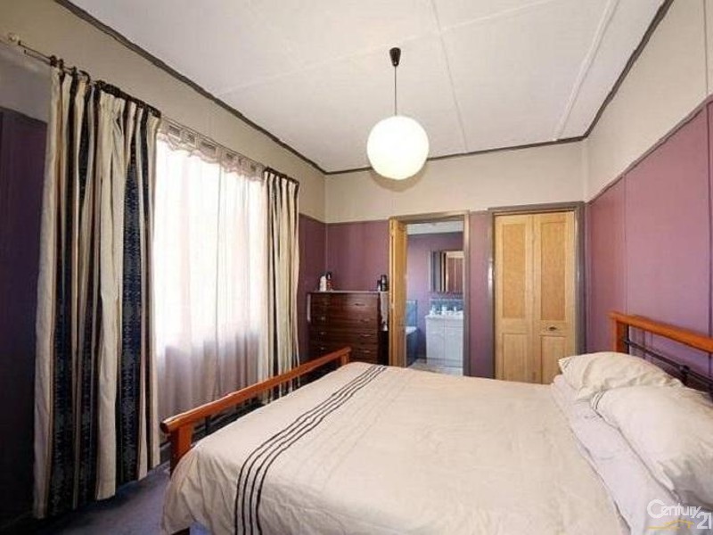 8 Crown Road, Bonbeach VIC 3196