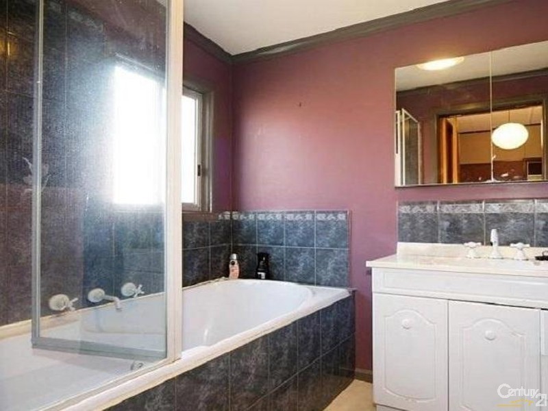 8 Crown Road, Bonbeach VIC 3196