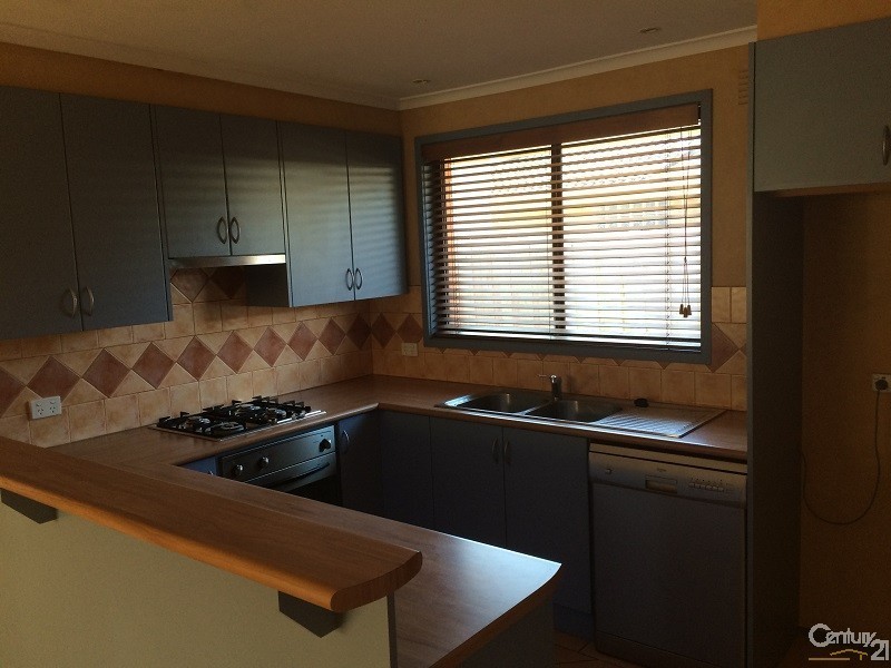 10 Sandleford Place, Dingley Village VIC 3172