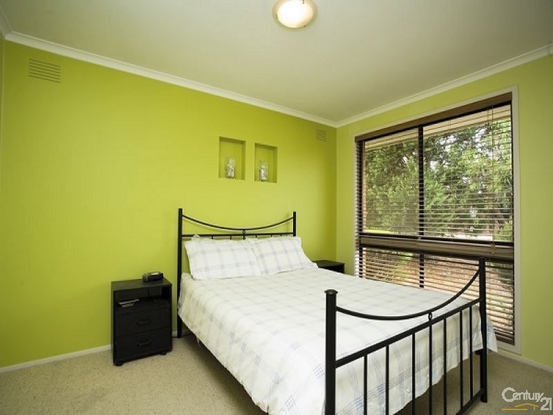 10 Sandleford Place, Dingley Village VIC 3172