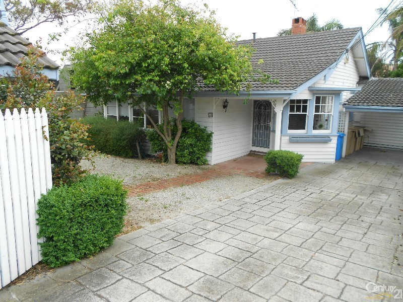 18 Surf Avenue, Beaumaris VIC 3193