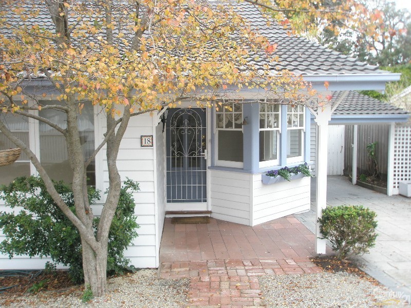 18 Surf Avenue, Beaumaris VIC 3193