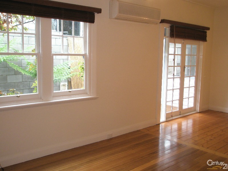 18 Surf Avenue, Beaumaris VIC 3193