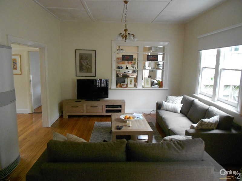 18 Surf Avenue, Beaumaris VIC 3193