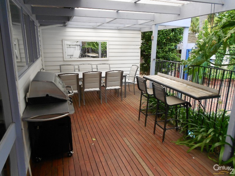 18 Surf Avenue, Beaumaris VIC 3193