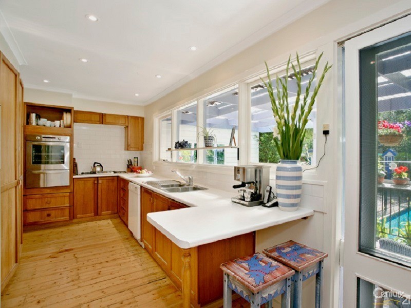 18 Surf Avenue, Beaumaris VIC 3193